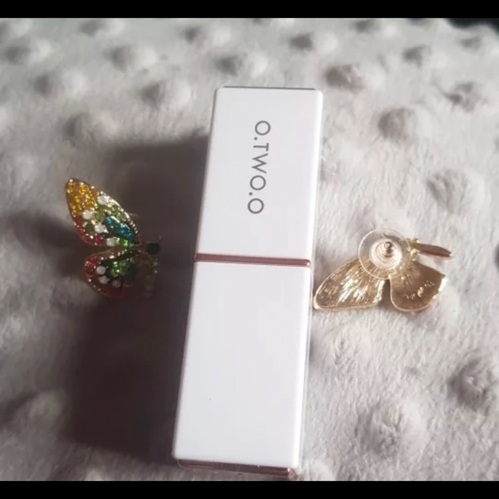 Earrings - Picture 5 of 5